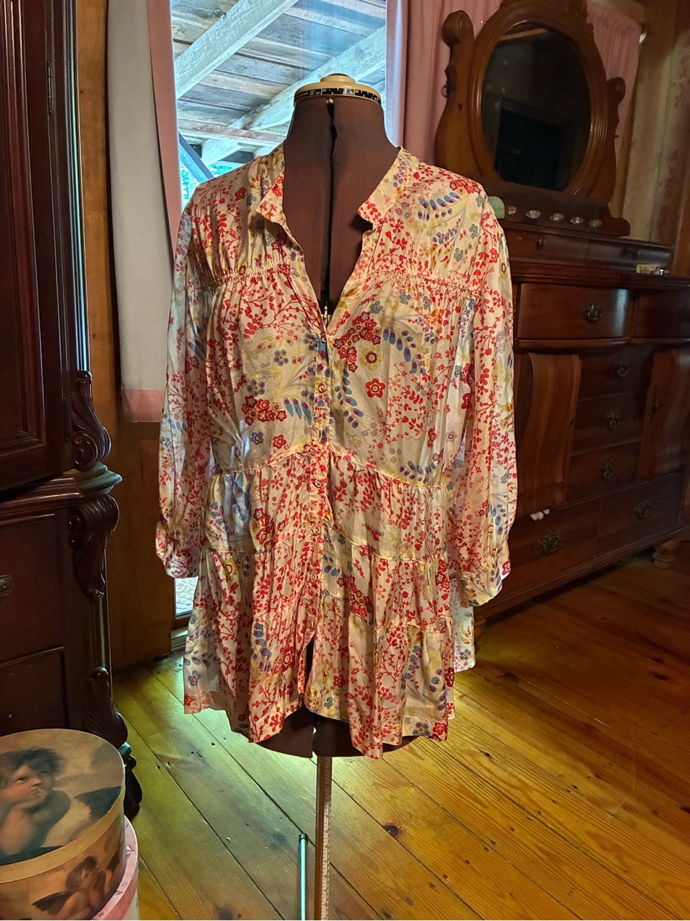 Sundance Floral 100% Silk Button-Up Blouse in Cream, Red & Blue